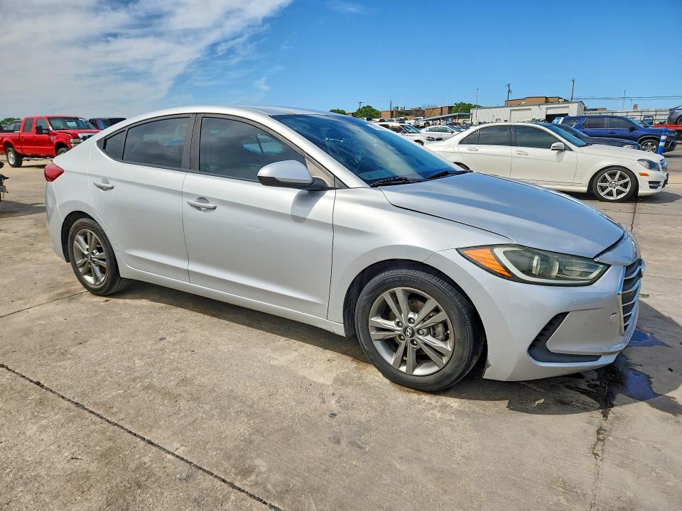 48199166 :رقم المزاد ، 5NPD84LFXJH400069 vin ، 2018 Hyundai Elantra مزاد بيع