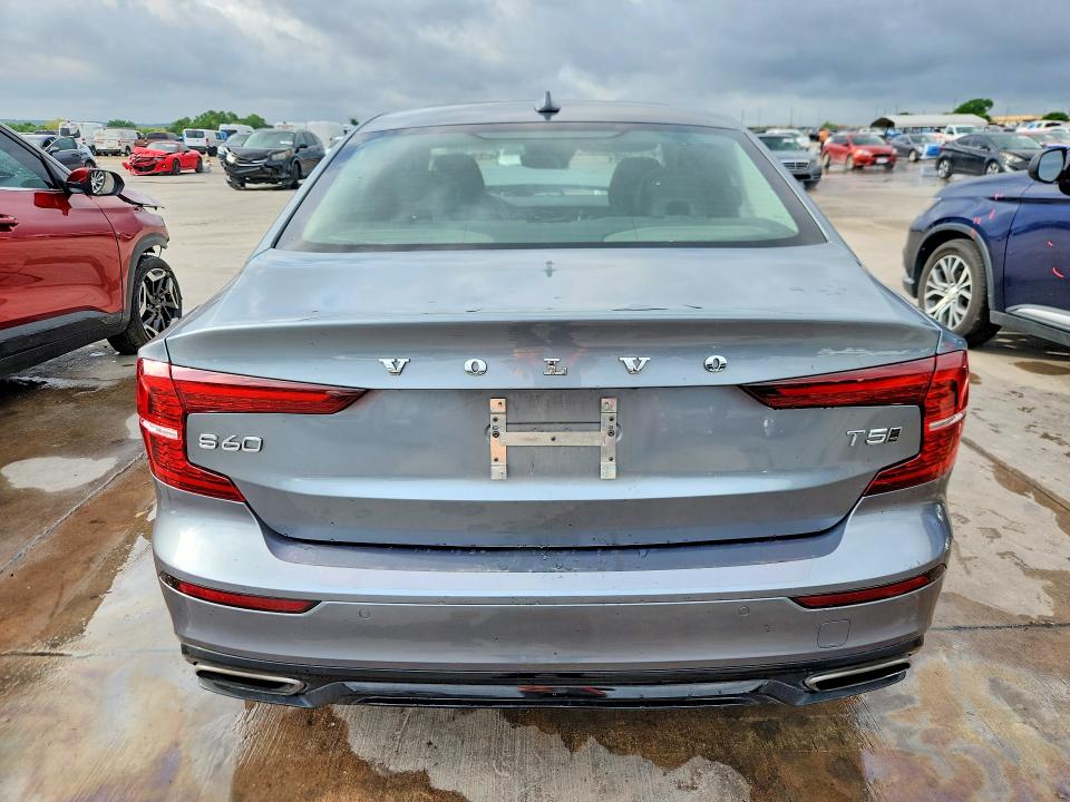 48567876 :رقم المزاد ، 7JR102TZ4MG113524 vin ، 2021 Volvo S60 مزاد بيع