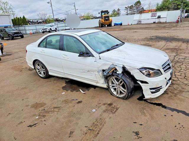 Продаж на аукціоні авто 2014 Mercedes-benz C, vin: WDDGF8AB4ER301827, номер лоту: 50699466