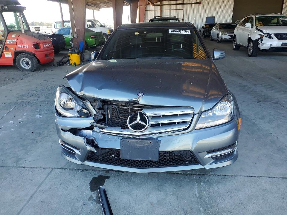 48448776 :رقم المزاد ، WDDGF4HB3CR237002 vin ، 2012 Mercedes-benz C مزاد بيع