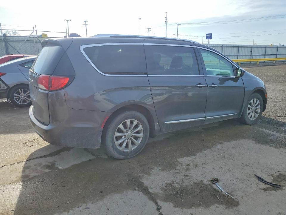 2018 Chrysler Pacifica მანქანა იყიდება აუქციონზე, vin: 2C4RC1BG4JR110605, აუქციონის ნომერი: 48499596