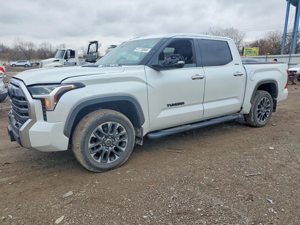 47775846 :رقم المزاد ، 5TFJC5DB8NX004364 vin ، 2022 Toyota Tundra مزاد بيع