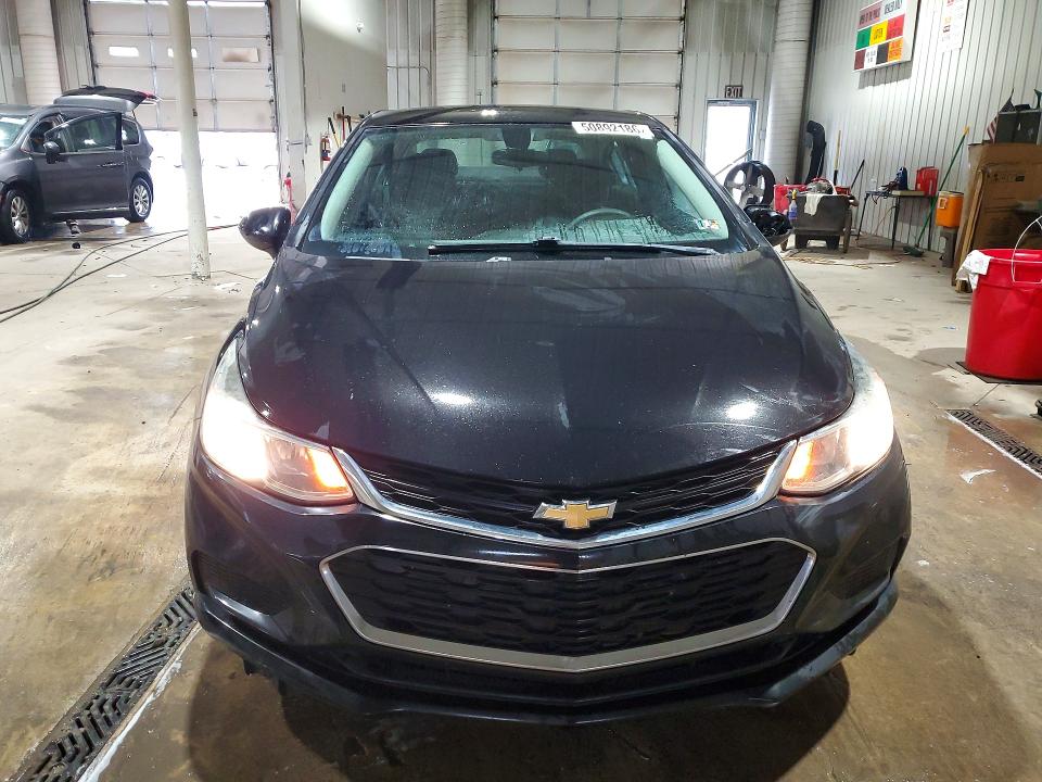 50892186 :رقم المزاد ، 1G1BC5SM8H7233780 vin ، 2017 Chevrolet Cruze مزاد بيع