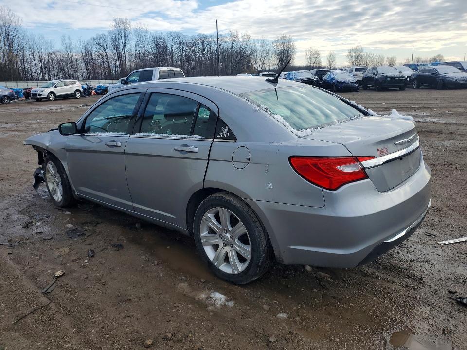 48774016 :رقم المزاد ، 1C3CCBAB4DN670664 vin ، 2013 Chrysler 200 مزاد بيع