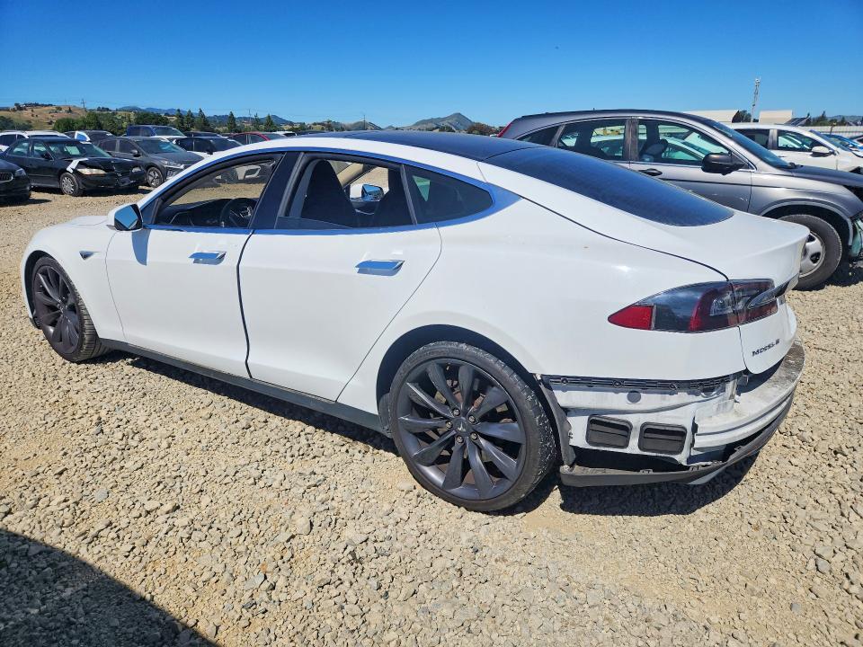 48623686 :رقم المزاد ، 5YJSA1CG1DFP29006 vin ، 2013 Tesla Model S مزاد بيع