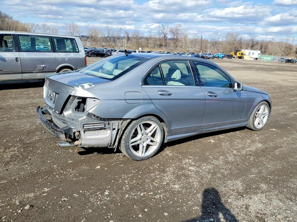 2011 Mercedes-benz C მანქანა იყიდება აუქციონზე, vin: WDDGF8BB6BR181717, აუქციონის ნომერი: 48901986