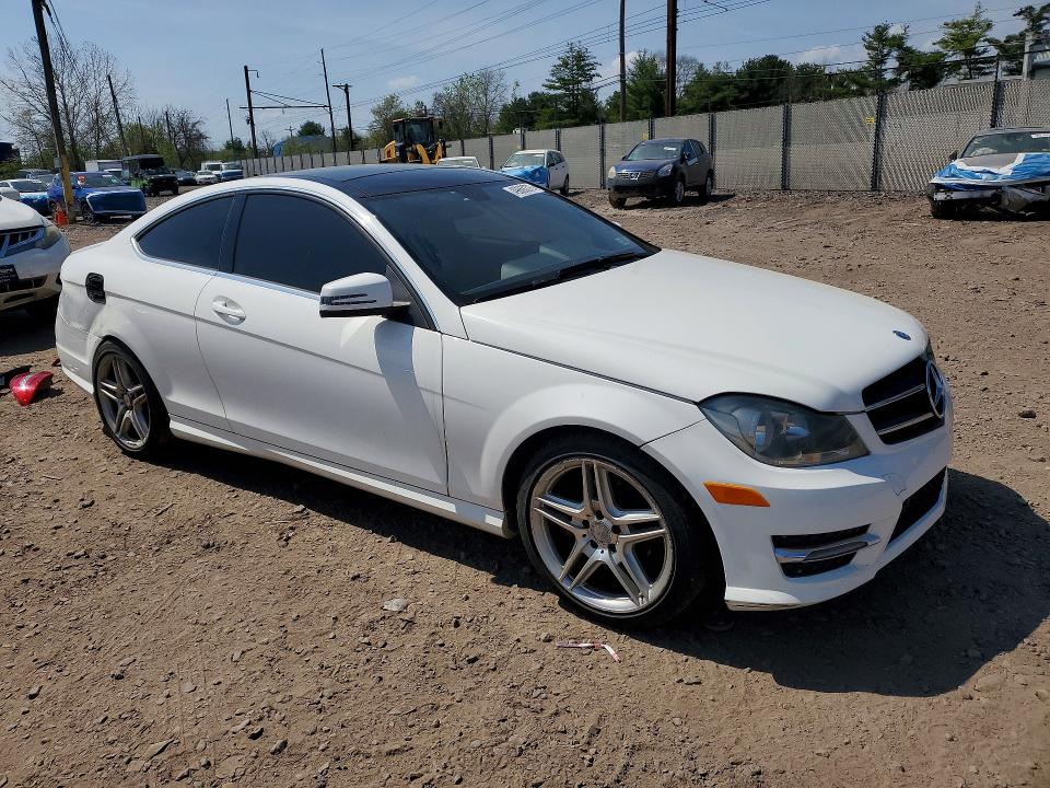 49668376 :رقم المزاد ، WDDGJ4HB3EG195833 vin ، 2014 Mercedes-benz C مزاد بيع