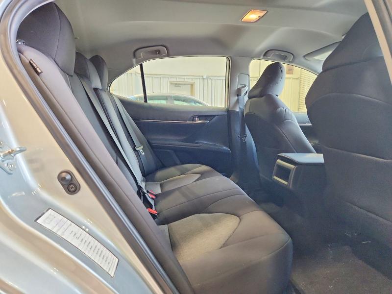 51606296 :رقم المزاد ، 4T1C11AK6MU470317 vin ، 2021 Toyota Camry مزاد بيع