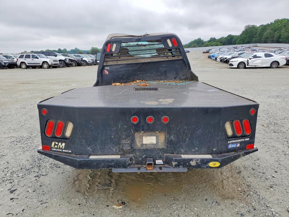 51070076 :رقم المزاد ، 1FDWX37F12EB00613 vin ، 2002 Ford F350 مزاد بيع