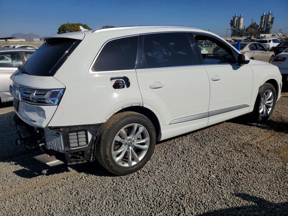 Продаж на аукціоні авто 2017 Audi Q7, vin: WA1LHAF7XHD041606, номер лоту: 48919466