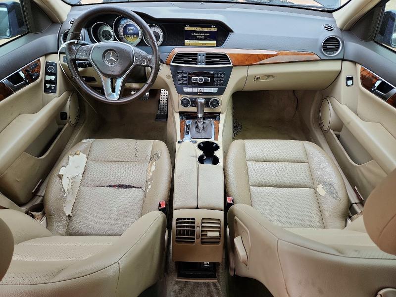 2012 Mercedes Benz C მანქანა იყიდება აუქციონზე, vin: WDDGF4HB8CR213438, აუქციონის ნომერი: 51199726