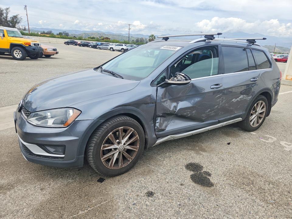 Продажа на аукционе авто 2017 Volkswagen Golf Alltrack, vin: 3VWM17AU0HM524215, номер лота: 48880356