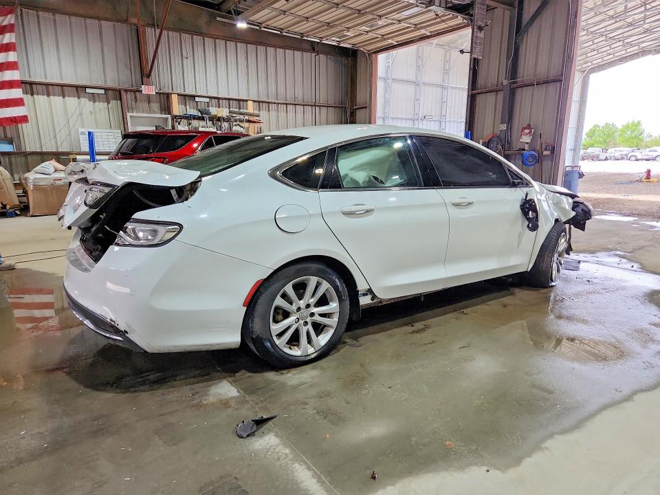 50925276 :رقم المزاد ، 1C3CCCAB8FN711550 vin ، 2015 Chrysler 200 مزاد بيع
