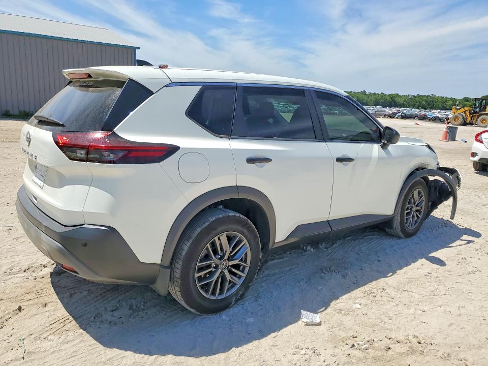 50744796 :رقم المزاد ، 5N1BT3AA5NC702521 vin ، 2022 Nissan Rogue مزاد بيع