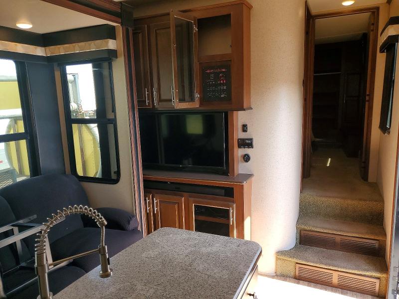 48651976 :رقم المزاد ، 1UJCJSBU7F1920054 vin ، 2015 Jay Trailers مزاد بيع