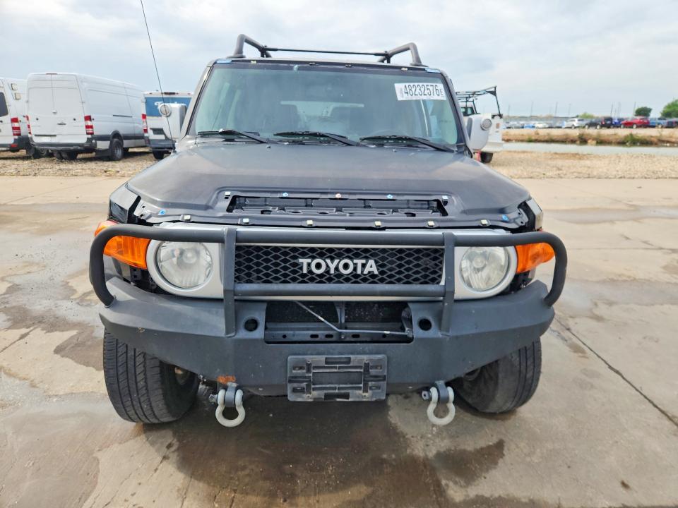 48232576 :رقم المزاد ، JTEBU4BF8EK186982 vin ، 2014 Toyota Fj Cruiser مزاد بيع