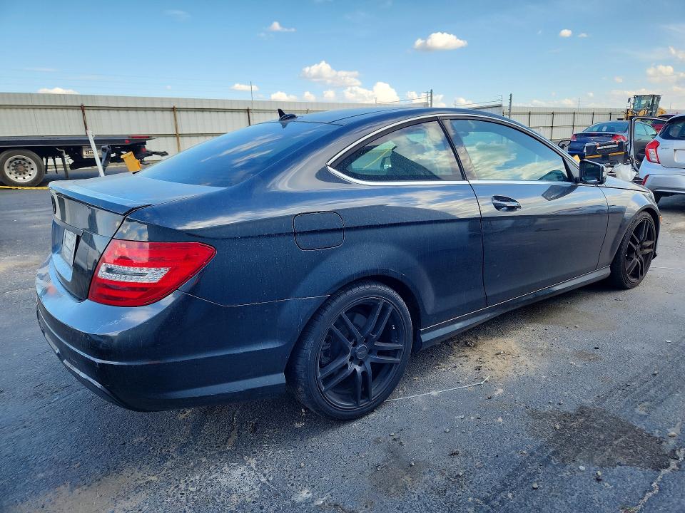 2013 Mercedes-benz C მანქანა იყიდება აუქციონზე, vin: WDDGJ4HB1DG044438, აუქციონის ნომერი: 48459666