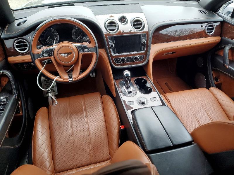 50581156 :رقم المزاد ، SJAAC2ZV7HC014561 vin ، 2017 Bentley Bentayga مزاد بيع