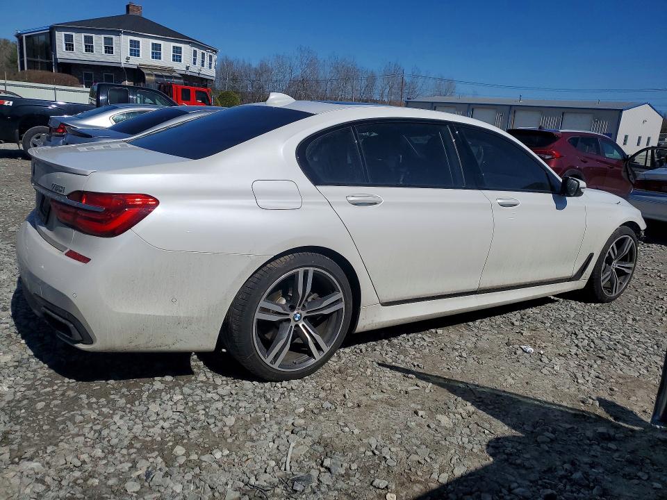 46988136 :رقم المزاد ، WBA7F2C59JG424153 vin ، 2018 Bmw 750 مزاد بيع
