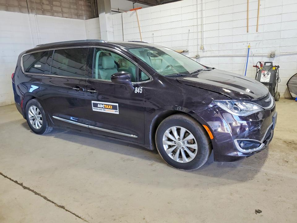 51333456 :رقم المزاد ، 2C4RC1BG8KR588141 vin ، 2019 Chrysler Pacifica مزاد بيع