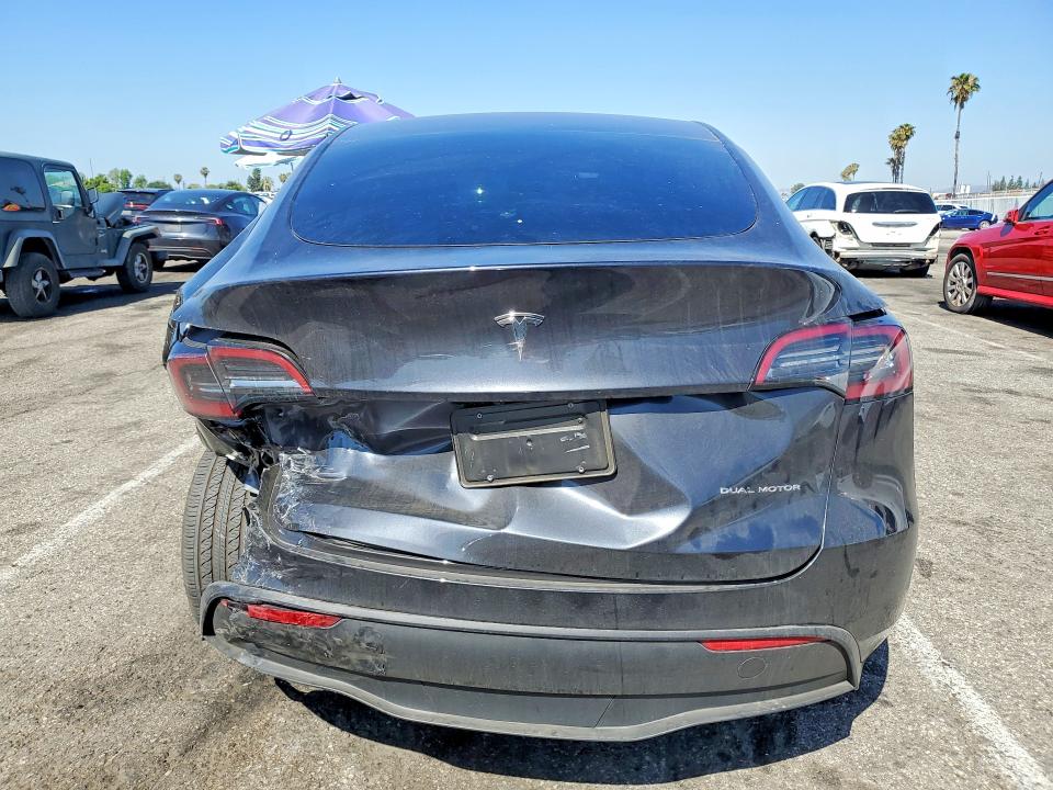 Продажа на аукционе авто 2024 Tesla Model Y, vin: 7SAYGAEE1RF115572, номер лота: 51897846