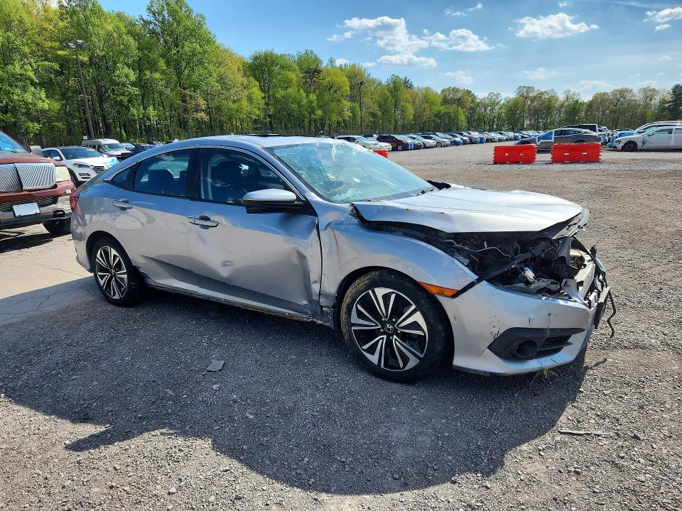 51061796 :رقم المزاد ، 19XFC1F79GE215017 vin ، 2016 Honda Civic مزاد بيع