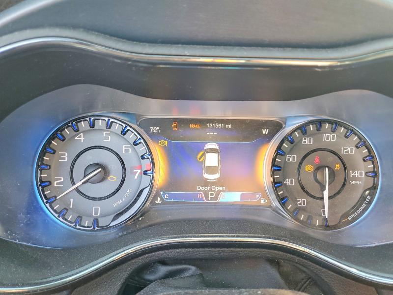 48361686 :رقم المزاد ، 1C3CCCDG8FN523263 vin ، 2015 Chrysler 200 مزاد بيع
