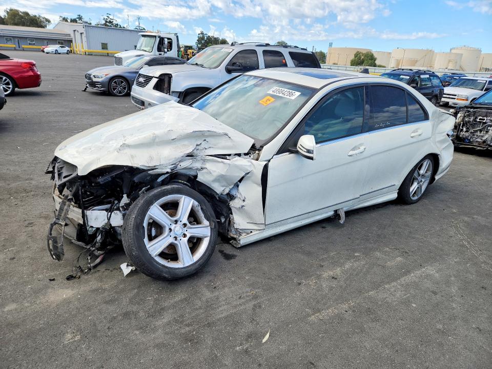 2011 Mercedes-benz C მანქანა იყიდება აუქციონზე, vin: WDDGF5EB5BA414026, აუქციონის ნომერი: 48984286