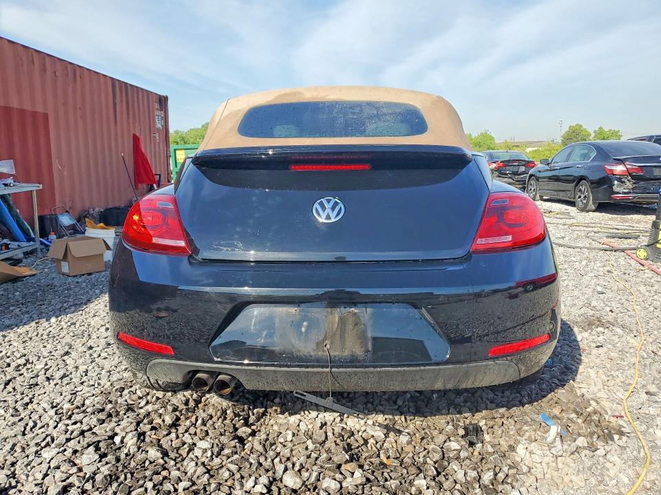 2015 Volkswagen Beetle მანქანა იყიდება აუქციონზე, vin: 3VW517ATXFM811702, აუქციონის ნომერი: 50424126