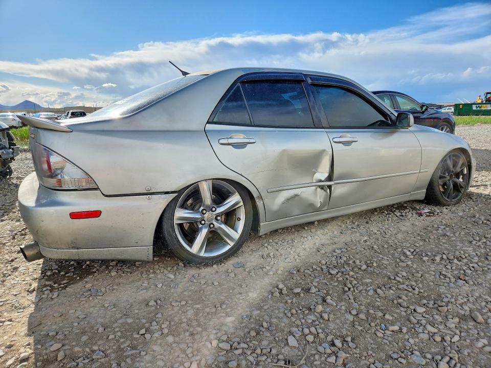 50923156 :رقم المزاد ، JTHBD182010011119 vin ، 2001 Lexus Is مزاد بيع