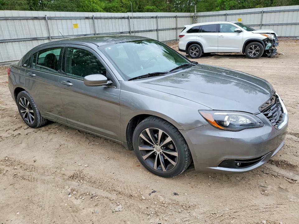 Продаж на аукціоні авто 2013 Chrysler 200, vin: 1C3CCBBG4DN738942, номер лоту: 47481066