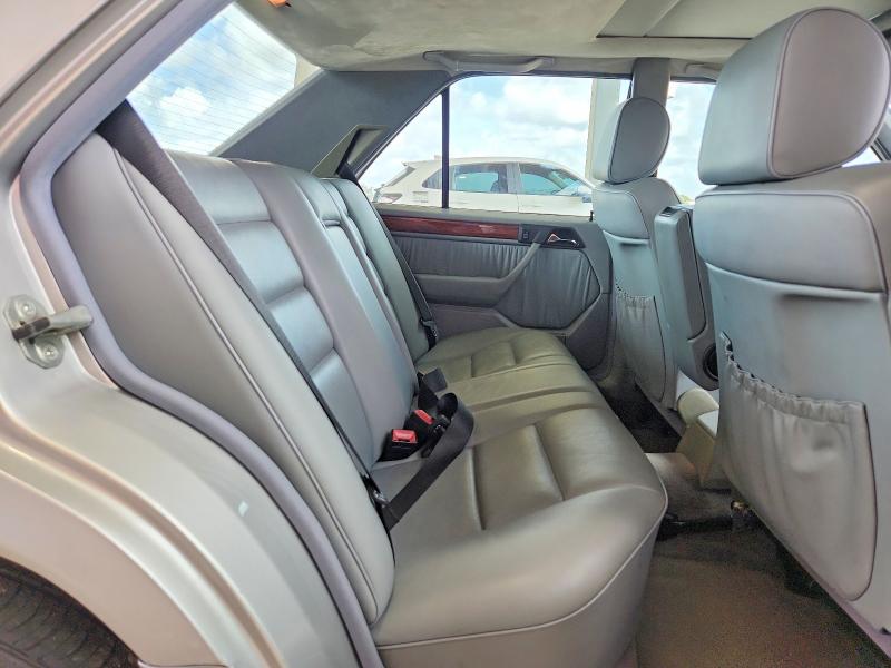 Продажа на аукционе авто 1995 Mercedes Benz E, vin: WDBEA32E1SC212130, номер лота: 46623296