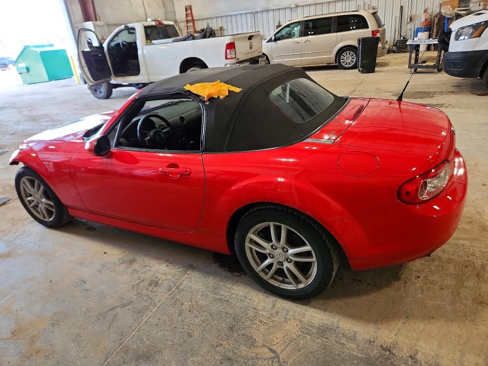 49756476 :رقم المزاد ، JM1NC2JF6B0213811 vin ، 2011 Mazda Mx-5 Miata مزاد بيع