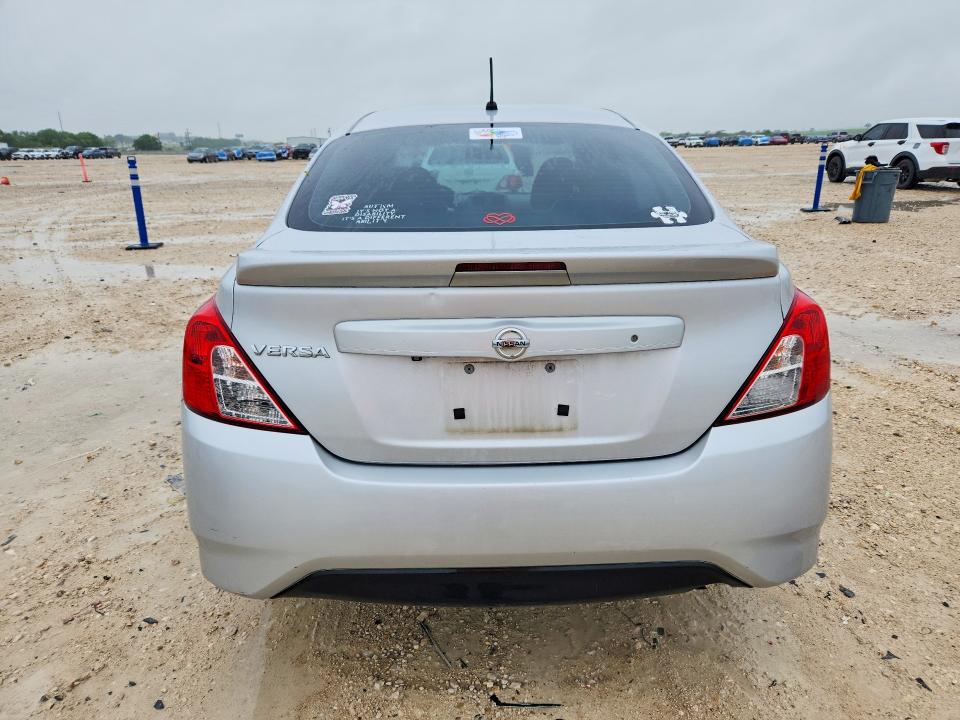 50647076 :رقم المزاد ، 3N1CN7AP5KL813359 vin ، 2019 Nissan Versa مزاد بيع