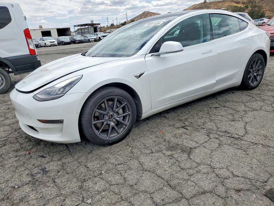 50661826 :رقم المزاد ، 5YJ3E1EB9LF800431 vin ، 2020 Tesla Model 3 مزاد بيع