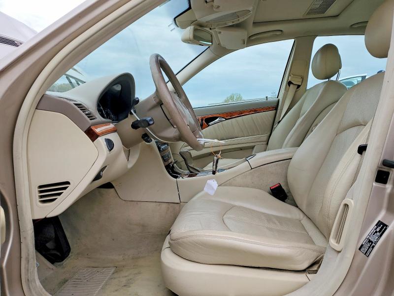 48842256 :رقم المزاد ، WDBUF70J64A429160 vin ، 2004 Mercedes-benz E مزاد بيع