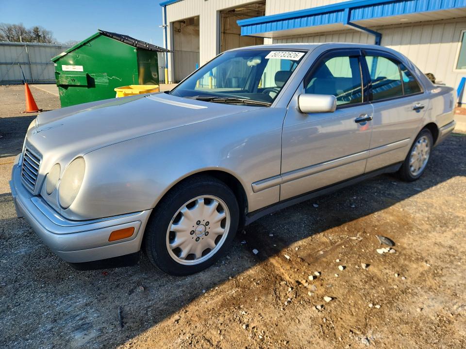 50732626 :رقم المزاد ، WDBJF65F7WA528722 vin ، 1998 Mercedes-benz E مزاد بيع