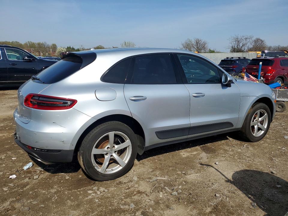 Auction sale of the 2018 Porsche Macan, vin: WP1AA2A50JLB12030, lot number: 48567336