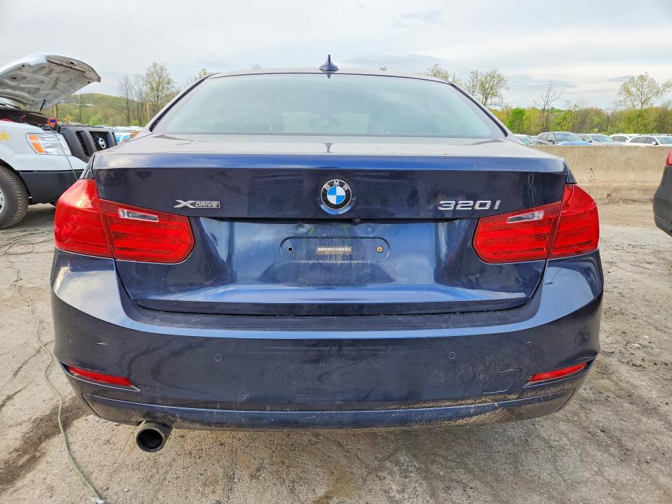51693926 :رقم المزاد ، WBA3C3G54ENS70461 vin ، 2014 Bmw 320 مزاد بيع