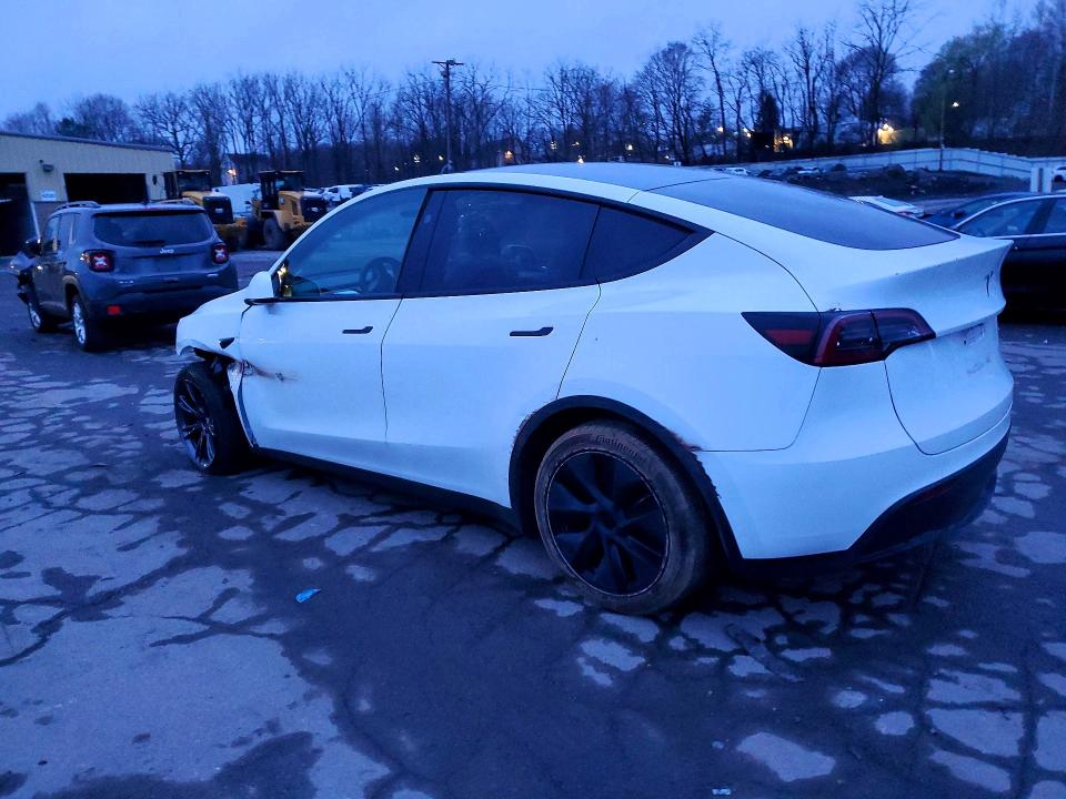2025 Tesla Model Y მანქანა იყიდება აუქციონზე, vin: 7SAYGDED5SF255624, აუქციონის ნომერი: 47761166