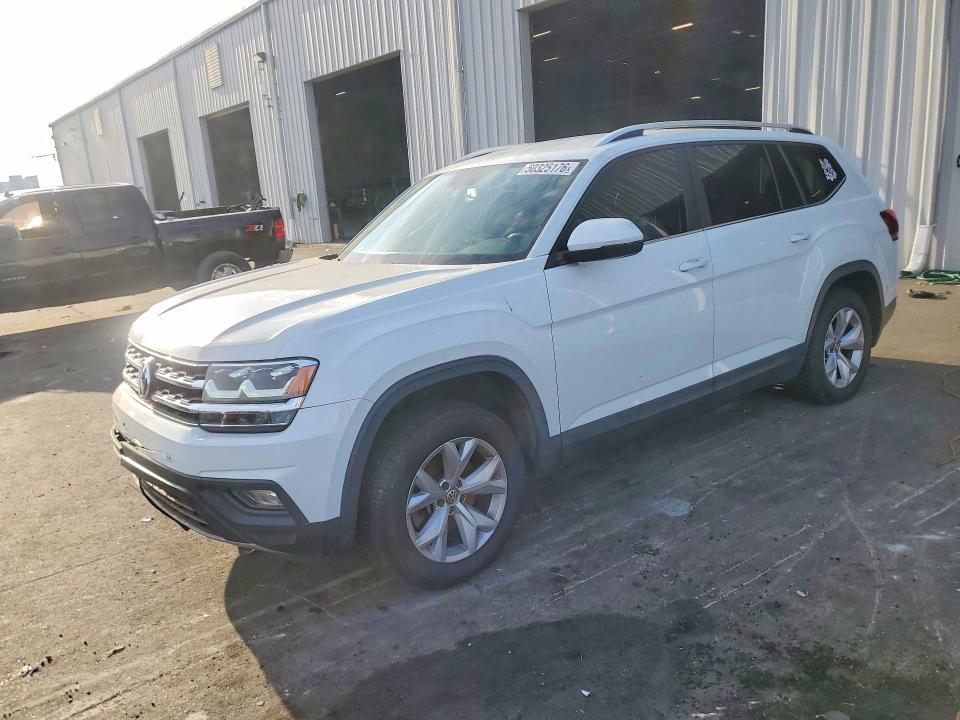 50325176 :رقم المزاد ، 1V2CR2CA9JC554588 vin ، 2018 Volkswagen Atlas مزاد بيع