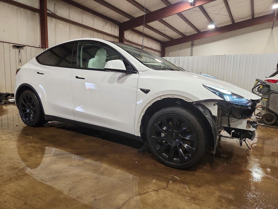 2024 Tesla Model Y მანქანა იყიდება აუქციონზე, vin: 7SAYGAEE4RF176558, აუქციონის ნომერი: 51104076