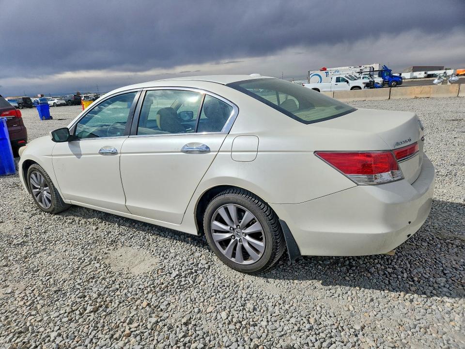 49676316 :رقم المزاد ، 1HGCP3F81BA002670 vin ، 2011 Honda Accord مزاد بيع