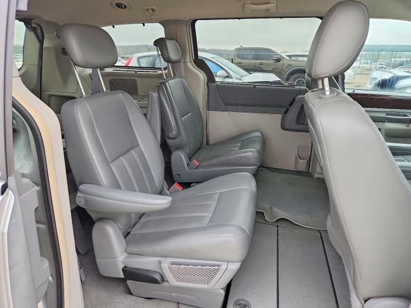 49441736 :رقم المزاد ، 2A4RR5D18AR189169 vin ، 2010 Chrysler Town & Country مزاد بيع