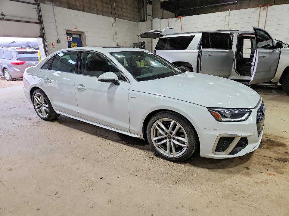 Продаж на аукціоні авто 2022 Audi A4, vin: WAUEAAF47NN008168, номер лоту: 49493026