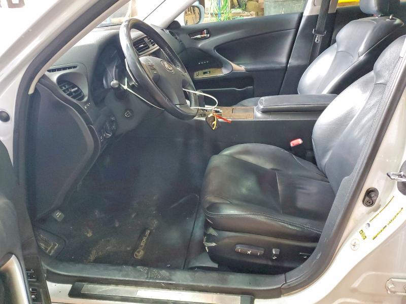 51122216 :رقم المزاد ، JTHCF5C28A2032950 vin ، 2010 Lexus Is مزاد بيع