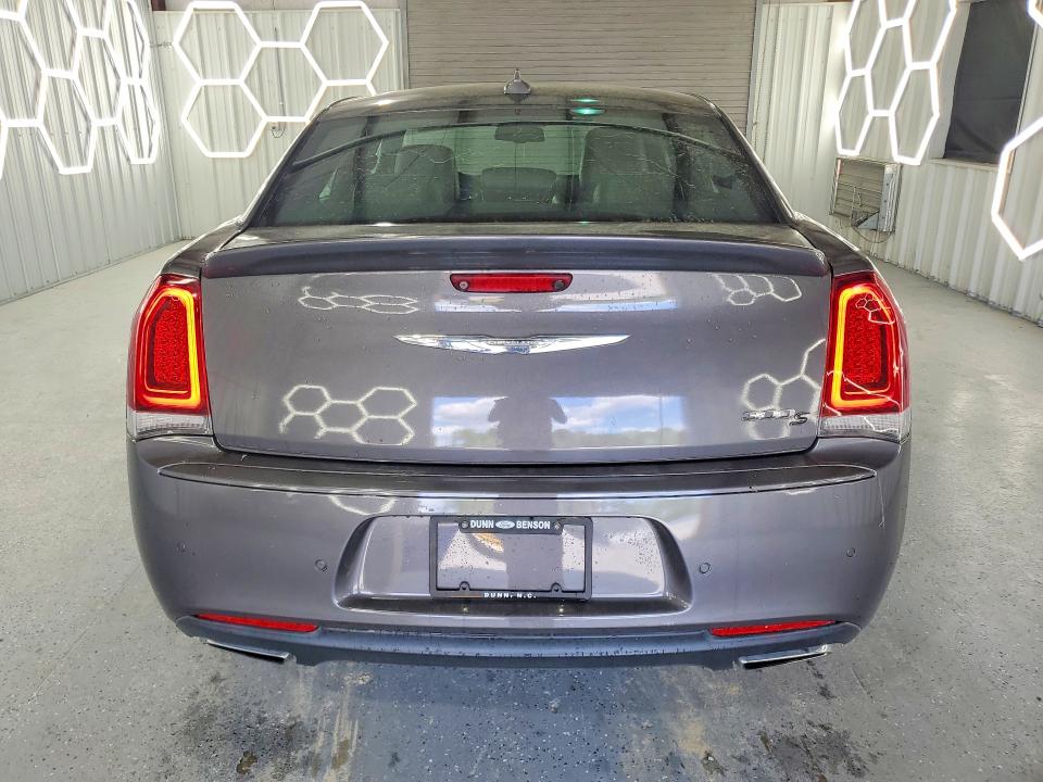 2018 Chrysler 300 მანქანა იყიდება აუქციონზე, vin: 2C3CCABG3JH266716, აუქციონის ნომერი: 48355306