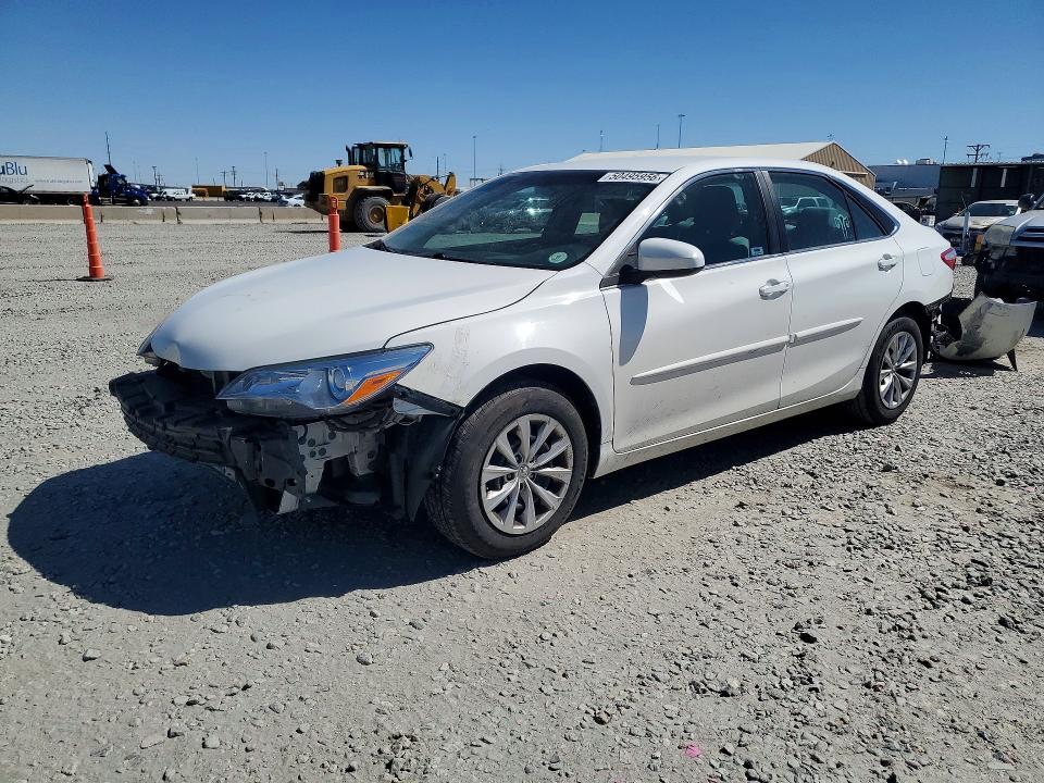 50495956 :رقم المزاد ، 4T4BF1FK4FR487230 vin ، 2015 Toyota Camry مزاد بيع