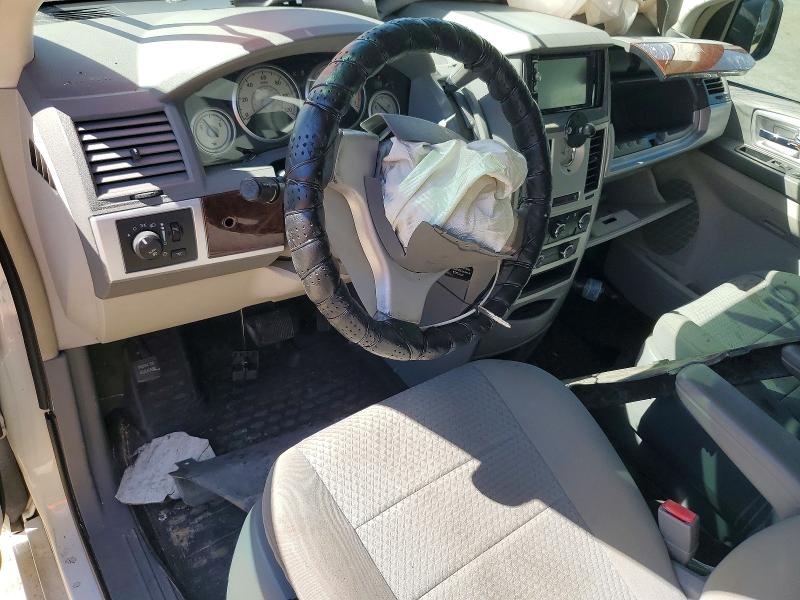 2010 Chrysler Town & Country მანქანა იყიდება აუქციონზე, vin: 2A4RR5D19AR252943, აუქციონის ნომერი: 49827836