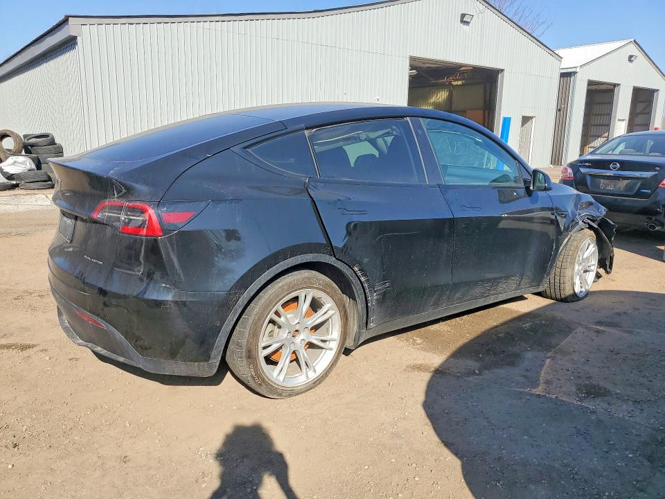 49957196 :رقم المزاد ، 5YJYGDEE5MF107207 vin ، 2021 Tesla Truck/van Model Y 75d Long Ran مزاد بيع